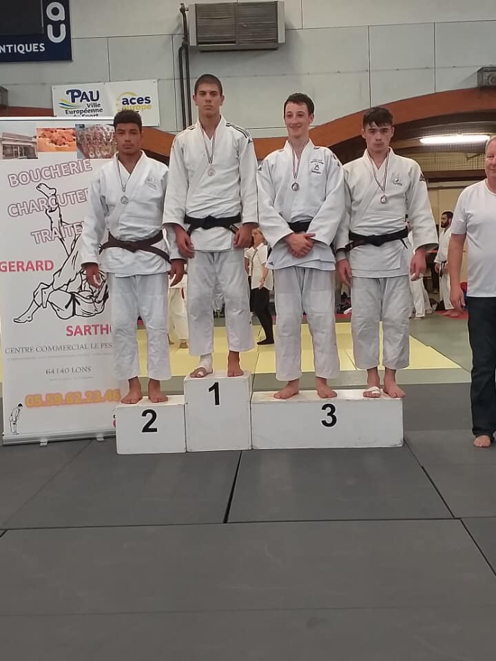 Podium pierre Castan